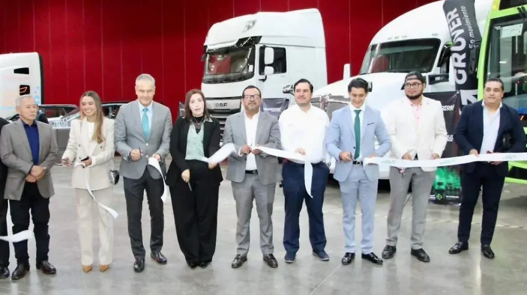 Realizan el primer Transpotosí Summit 2025 en San Luis Potosí